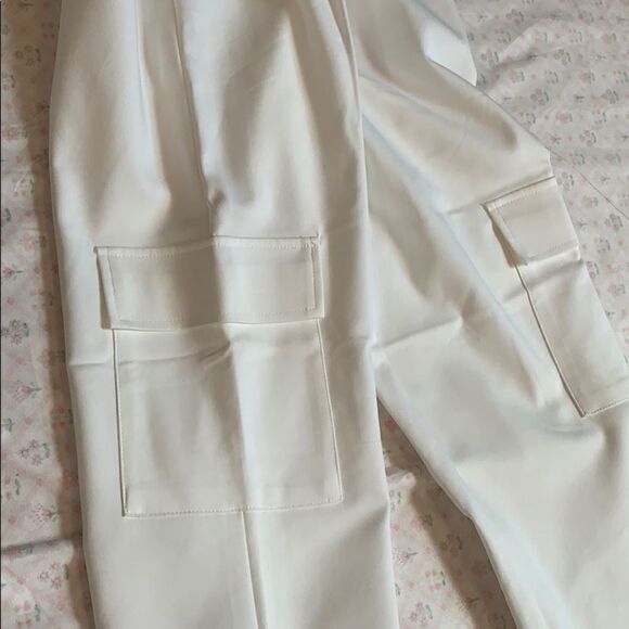 NWT Calvin Klein White Cargo Pants Size 4 - Picture 14 of 14